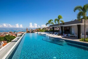 Infinity pool.