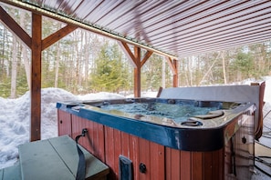 Cozy winter nights in the hot tub await you!
