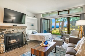 Full size murphy bed in living room