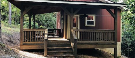 Welcome to Little Bear! This cozy and romantic cabin near Helen, GA. 