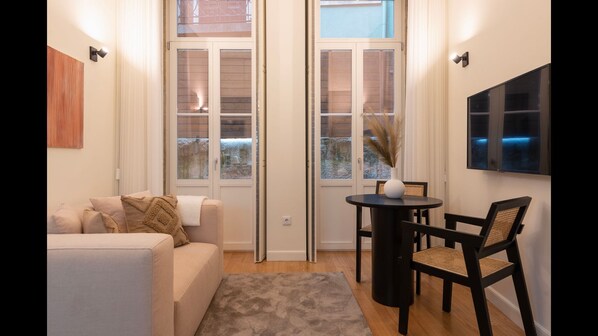 Beautifully decorated living room with high quality furniture and access to the patio.. #patio #airbnb #lovelystay