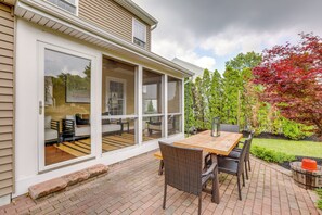 Patio | Gas Grill | Dining Area