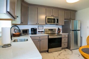 Kitchen: All new appliances, Keurig, toaster oven, crock pot.