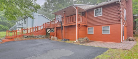 Tobyhanna Vacation Rental | 3BR | 2BA | 1,969 Sq Ft | Stairs Required to Access