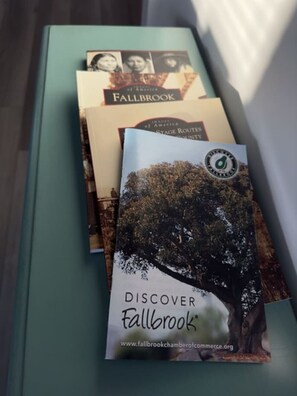 Local Guide Books & Light Reading