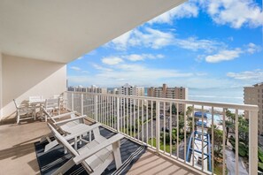 5 CT904 Balcony
