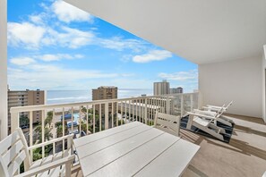 4 CT904 Balcony