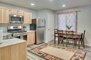 Kitchen | Dishware & Flatware | Drip Coffee Maker