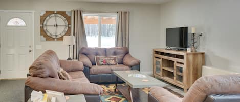 Soldotna Vacation Rental | 2BR | 2BA | 1,024 Sq Ft | 1 Exterior Step