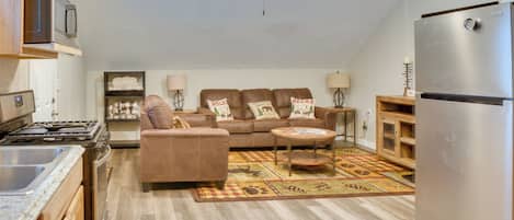 Soldotna Vacation Rental | 2BR | 1BA | 1,728 Sq Ft | Stairs Required