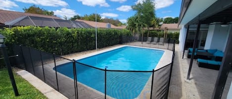 Removable Pool Fence