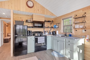 Nature Cabin kitchen