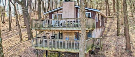 Imler Vacation Rental | 3BR | 1.5BA | 1,000 Sq Ft | Stairs Required