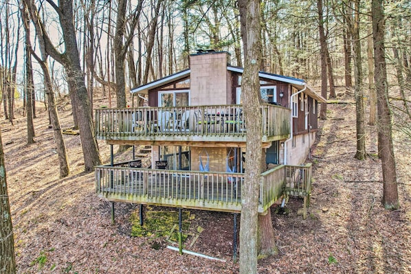 Imler Vacation Rental | 3BR | 1.5BA | 1,000 Sq Ft | Stairs Required