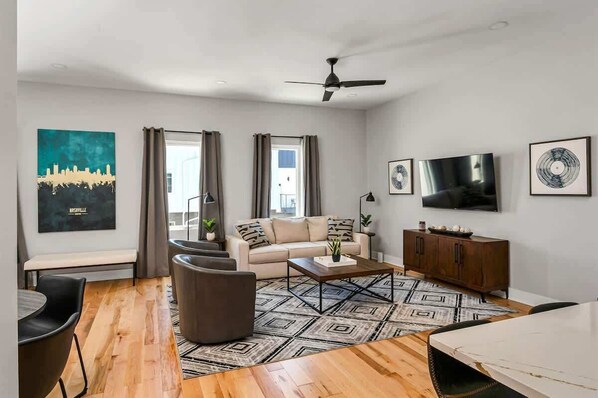 There's room for everyone to be together with this free flowing design.