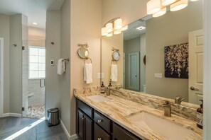 Ensuite Primary Bathroom