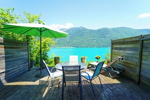 屋外ダイニングエリア