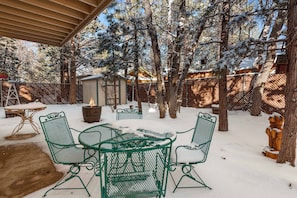 Outdoor Seating and Fire Pit