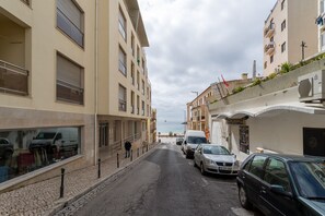 Apartment Sesimbra by the beach