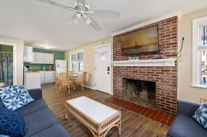 Open area to the living room and kitchen