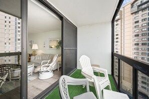 The wall to wall glass door provides the BEST view!