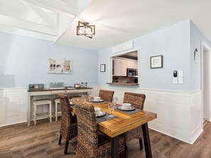 Dining Area with Seating for Four at 709 Queens Grant