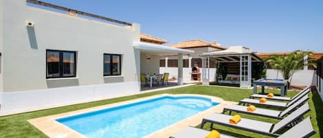 Villa Caleta Heights image