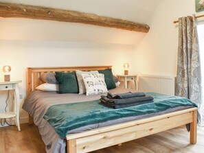 Kingsize bedroom  | The Barn, Corwen