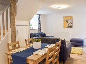 Living room/dining room | The Barn, Corwen