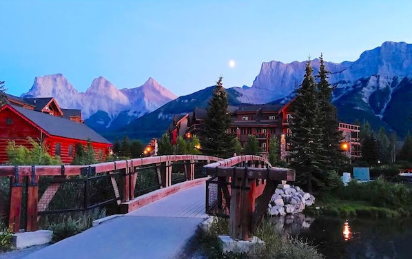 Evening walk by theSpring Creek around my condo with Three Sisters Mountain view