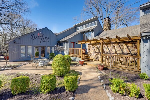 Southaven Vacation Rental | 4BR | 4BA | 4,000 Sq Ft | Step-Free Entry