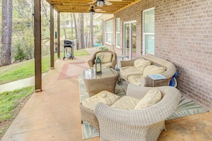 Covered Patio | Gas Grill