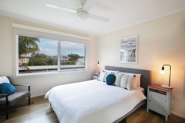 Bedroom 1: Queen Bed. Linen and Towels provided