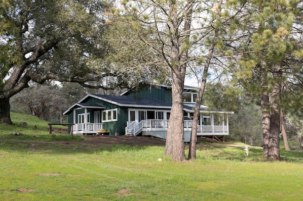 Seven Oaks Ranch Pine House (829)