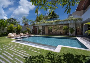 Private pool