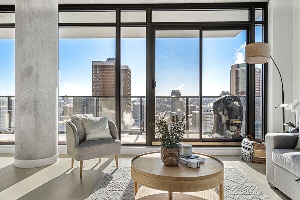 Sun soaked days in this bright and airy condo. 