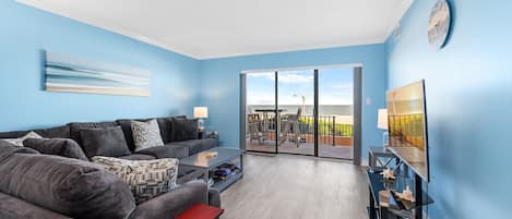 Welcome to the NEWLY Renovated Ocean Hideaway sleeps 6 and is directly on the famous OCMD Boardwalk.