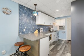 This newly renovated home is thoughtfully decorated to start your vacation the right way!