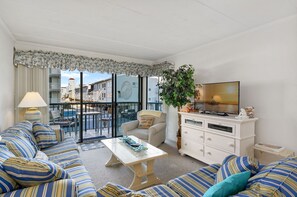 Your family can gather and watch a movie on the flat screen TV after a fun day on the beach