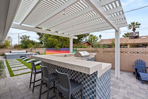 Outdoor dining