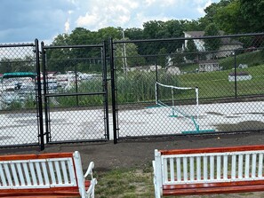 A pickle ball  court is available.  The cottage has a set of paddles/balls.