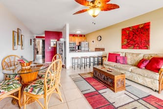Amazing oceanfront condo with hot tub, pool, W/D, & grill - gorgeous ocean view