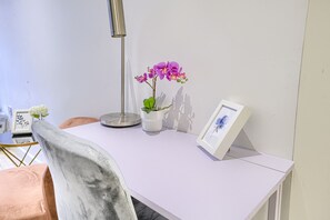 Studio-Superior-Ensuite-Garden view-2
