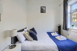 Studio-Deluxe-Ensuite-Garden view-6