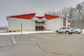 Parking | Community Parking Lot (2 Vehicles)