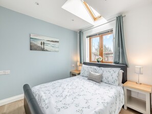 Double bedroom | Honey Bee - Honeyhill Farm Cottages, Tytherleigh, near Axminster