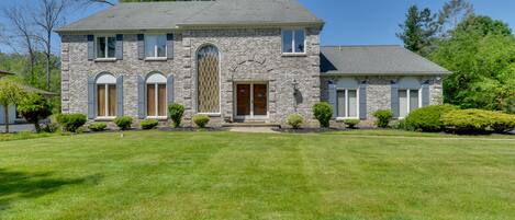 Buffalo Vacation Rental | 3,300 Sq Ft | 4BR | 2.5BA | 2 Steps Required