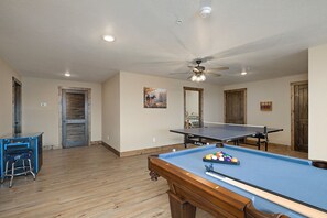 Basement Game Room Pool Table, Ping Pong and Arcade