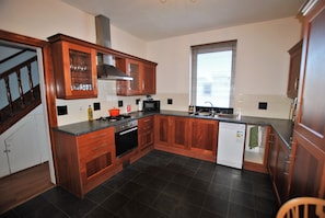 Fully fitted kitchen.