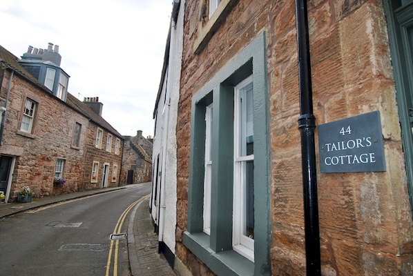 Tailor’s Cottage is a beautifully restored traditional fisherman’s cottage